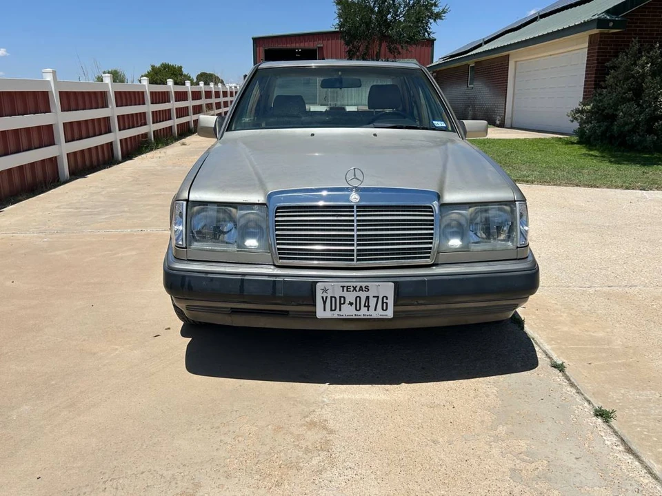 1992 Mercedes-Benz W124 E-Class - Image 18 of 23