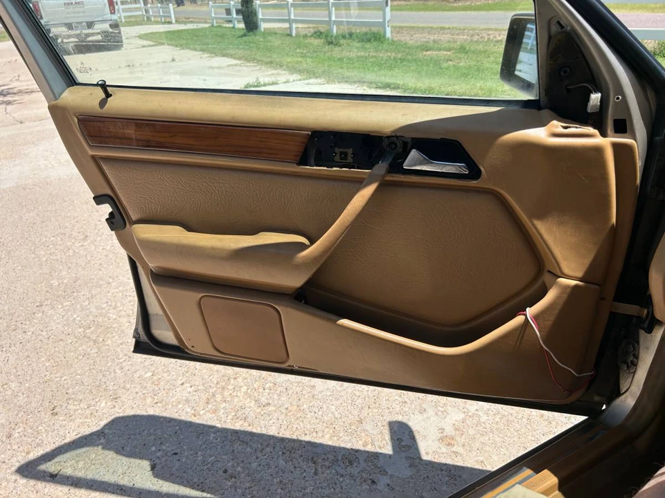 1992 Mercedes-Benz W124 E-Class - Image 7 of 23