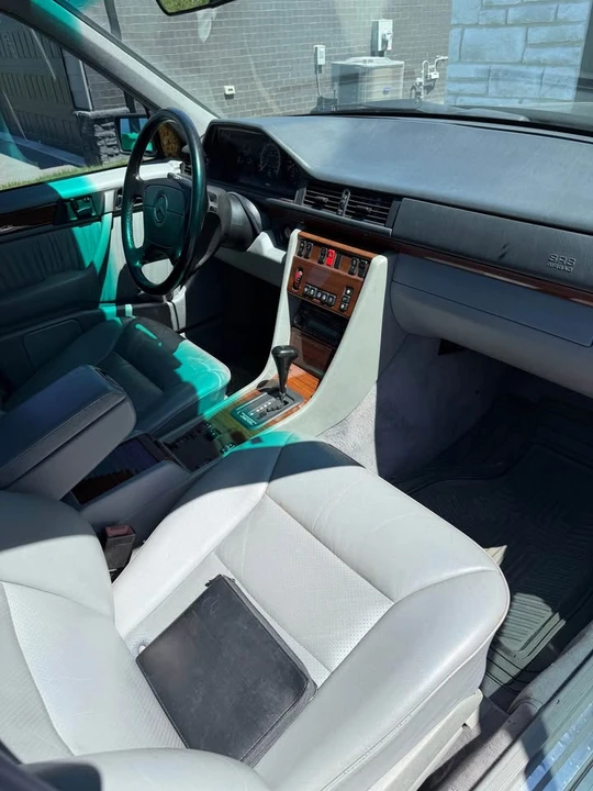 1994 Mercedes-Benz W124 E-Class - Image 3 of 10