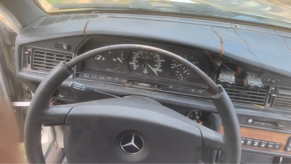 Mercedes-Benz 190E - Image 5 of 10