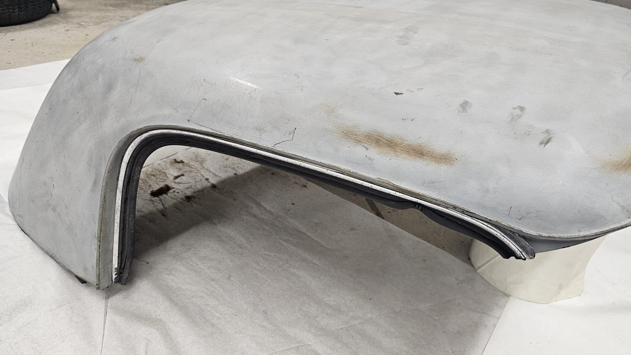 Parts & Memorabilia Bodywork - Image 5 of 21