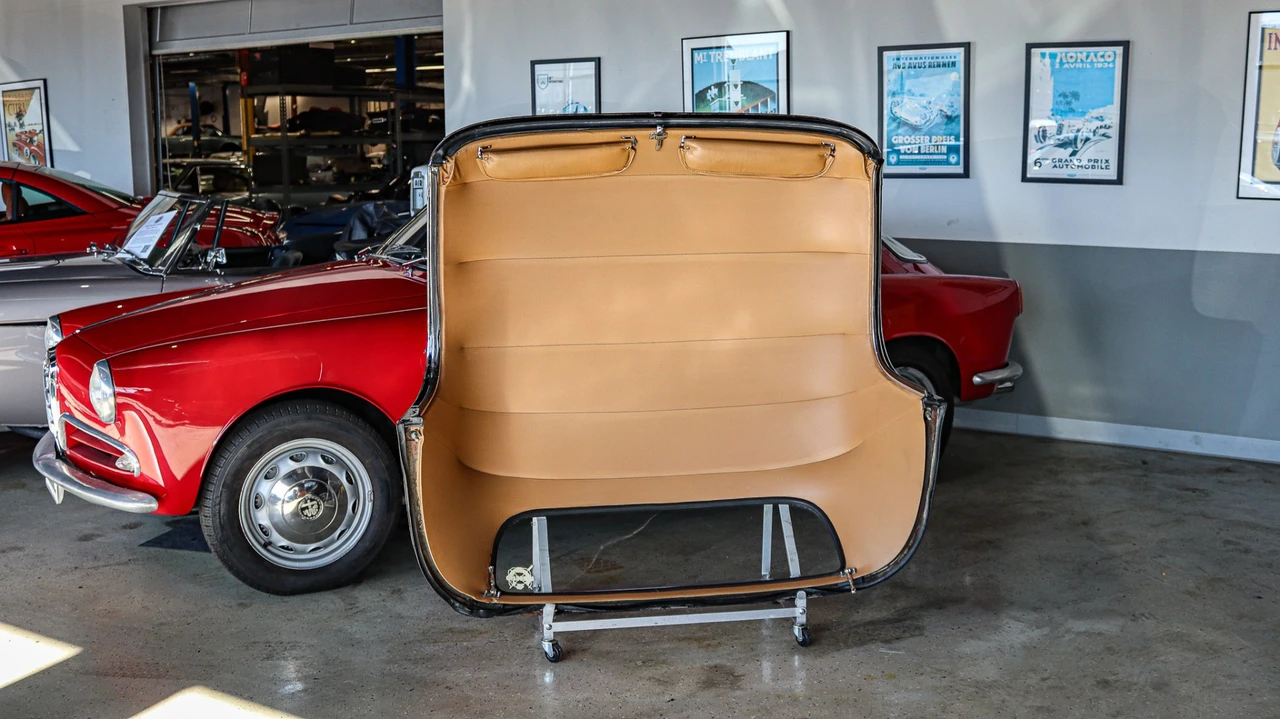 Parts & Memorabilia Bodywork - Image 3 of 3