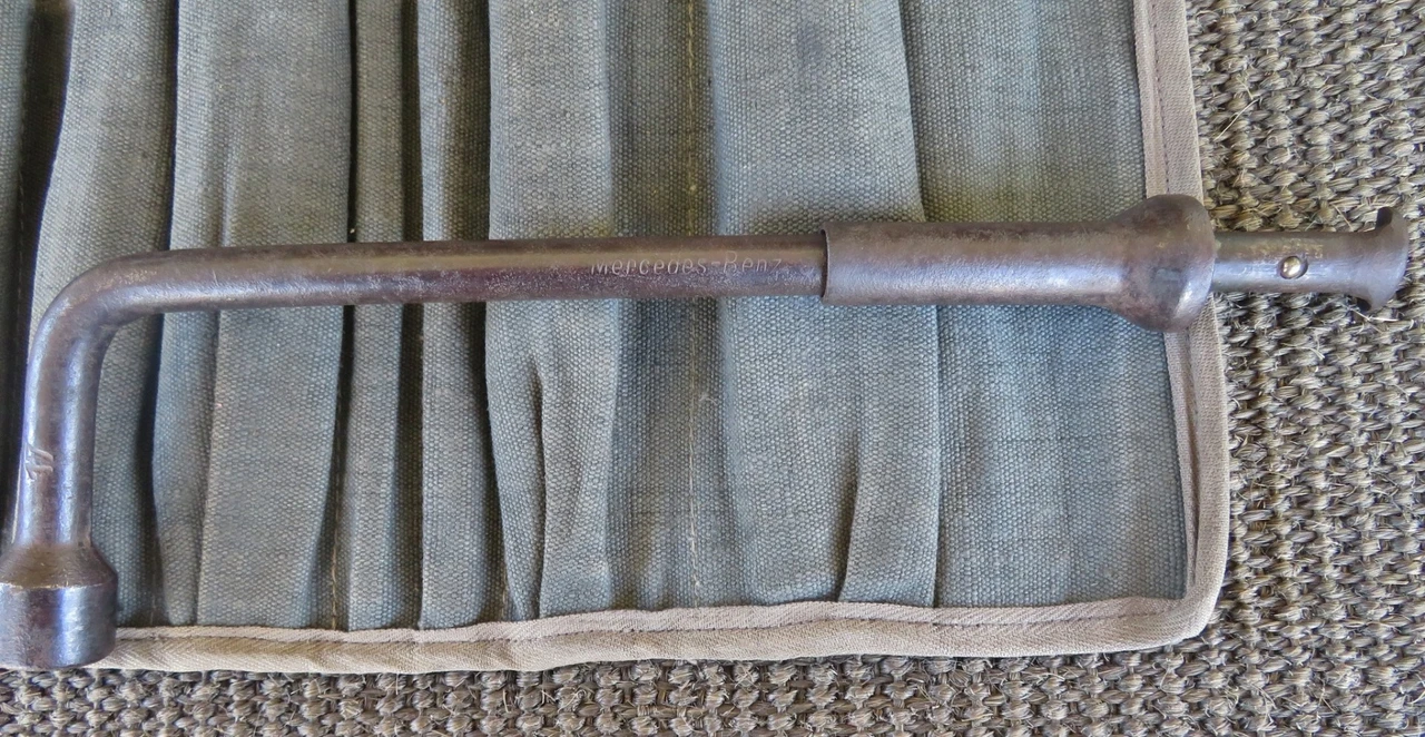 Parts & Memorabilia Tools - Image 5 of 8