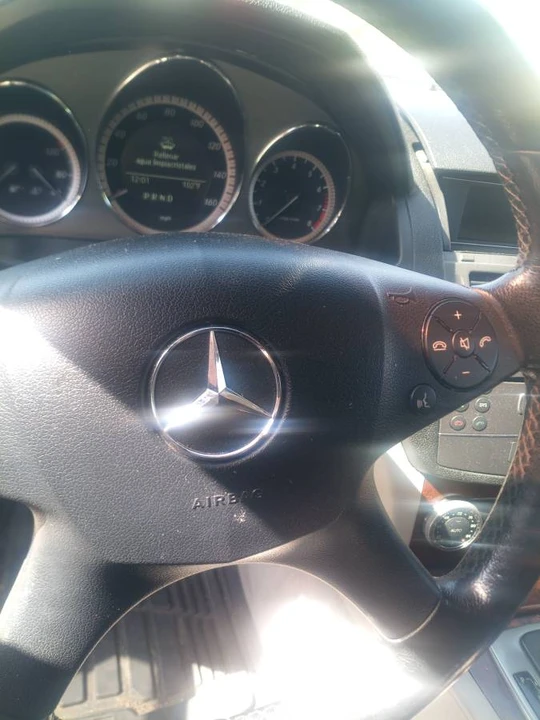2011 Mercedes-Benz W204 C-Class - Image 4 of 7
