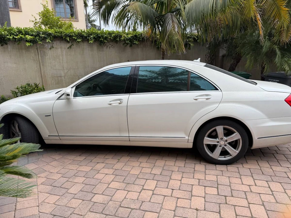 2012 Mercedes-Benz W221 S-Class - Image 2 of 2