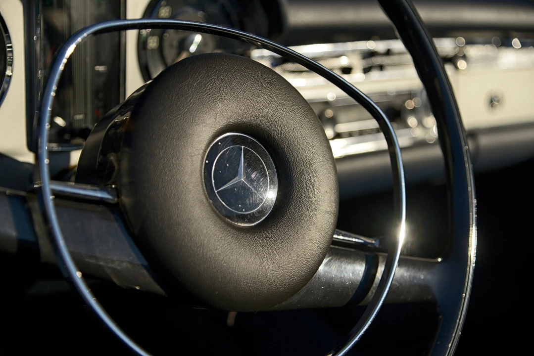 Mercedes-Benz W113 SL-Class - Image 7 of 19