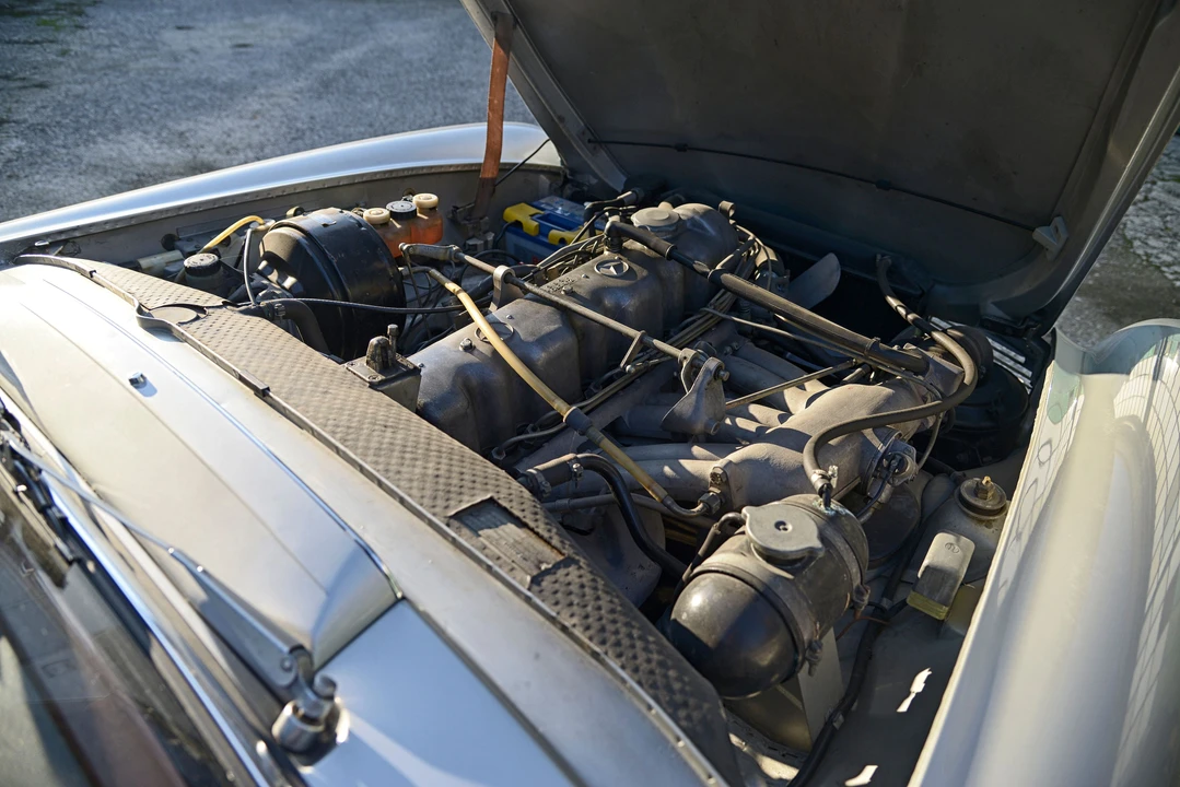 Mercedes-Benz W113 SL-Class - Image 12 of 19
