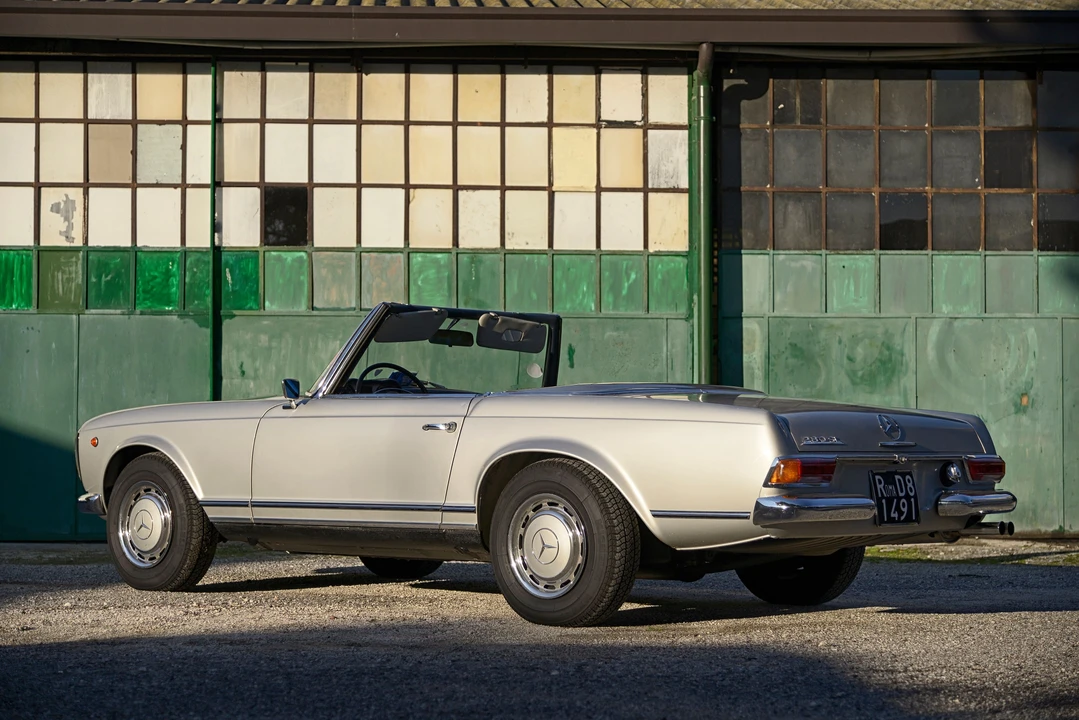 Mercedes-Benz W113 SL-Class - Image 2 of 19