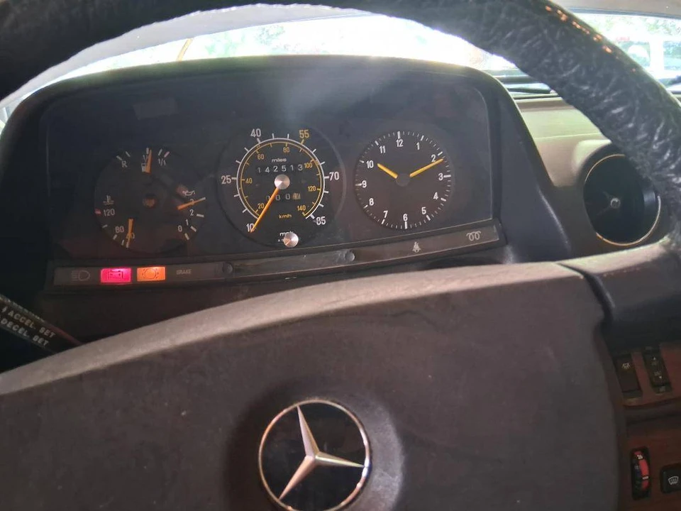 1982 Mercedes-Benz W123 Sedan - Image 16 of 16