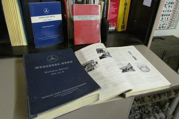 Parts & Memorabilia Bodywork - Image 7 of 7