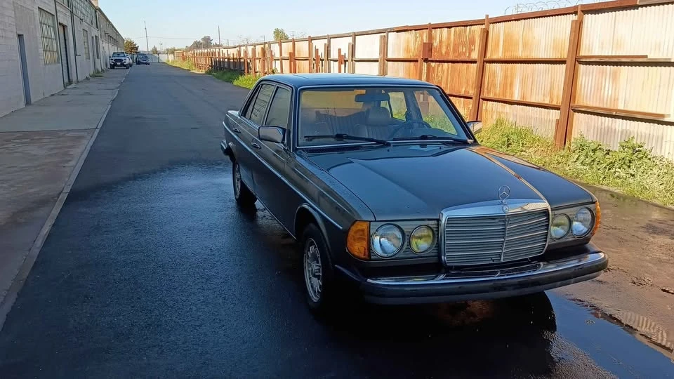 1985 Mercedes-Benz W124 E-Class - Image 2 of 3
