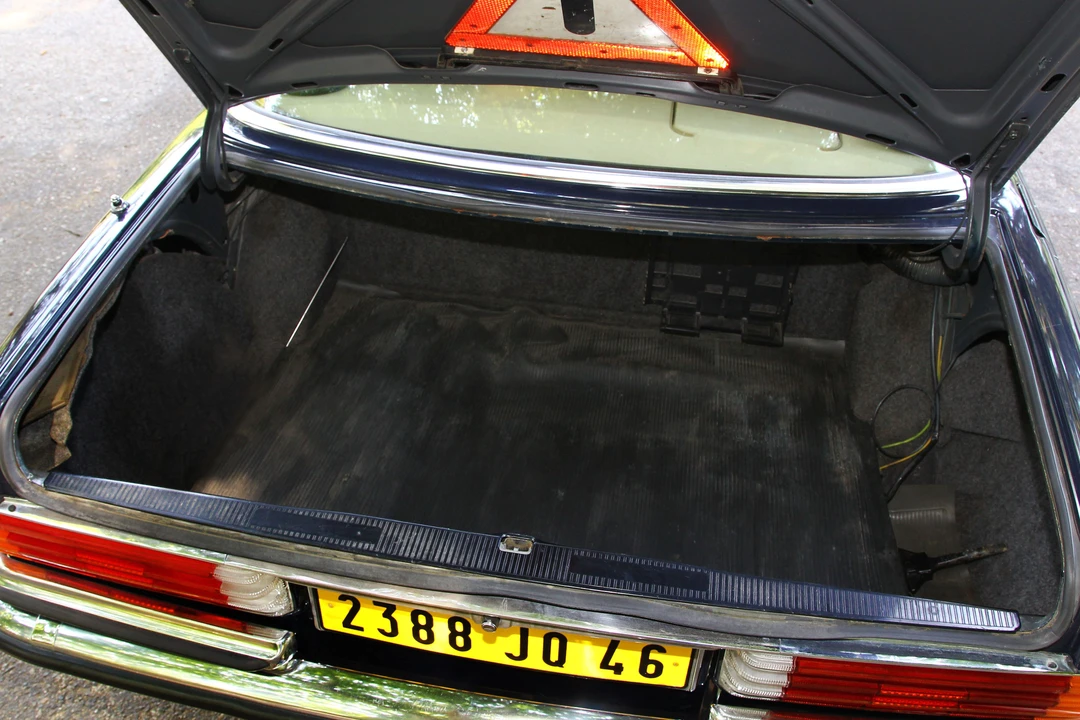 Mercedes-Benz 450SEL - Image 16 of 20