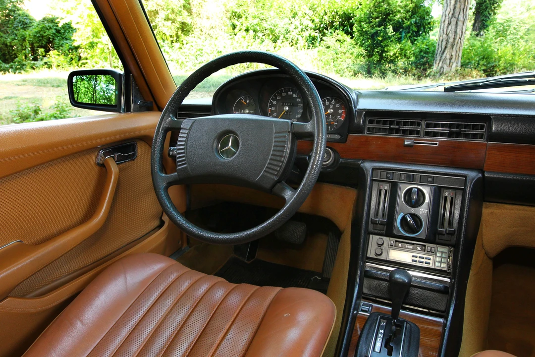 Mercedes-Benz 450SEL - Image 20 of 20