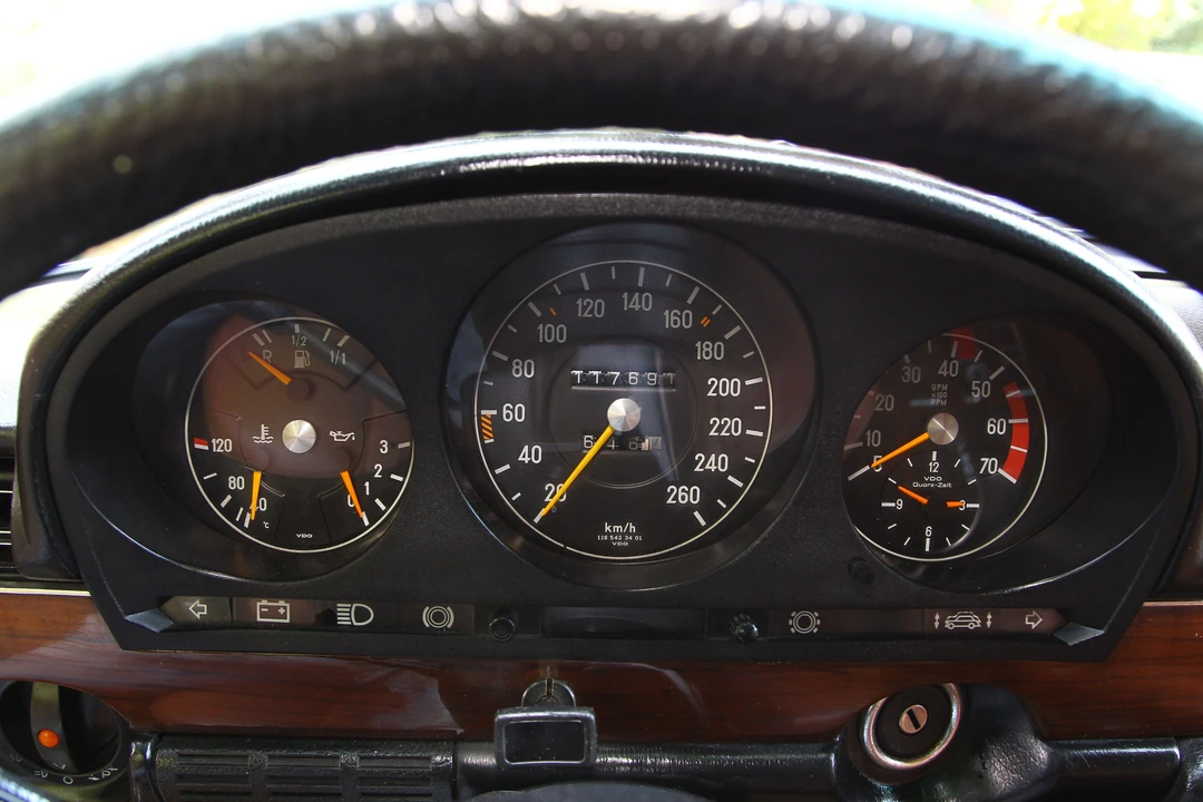 Mercedes-Benz 450SEL - Image 13 of 20