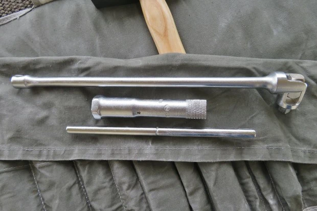 Parts & Memorabilia Tools - Image 4 of 6