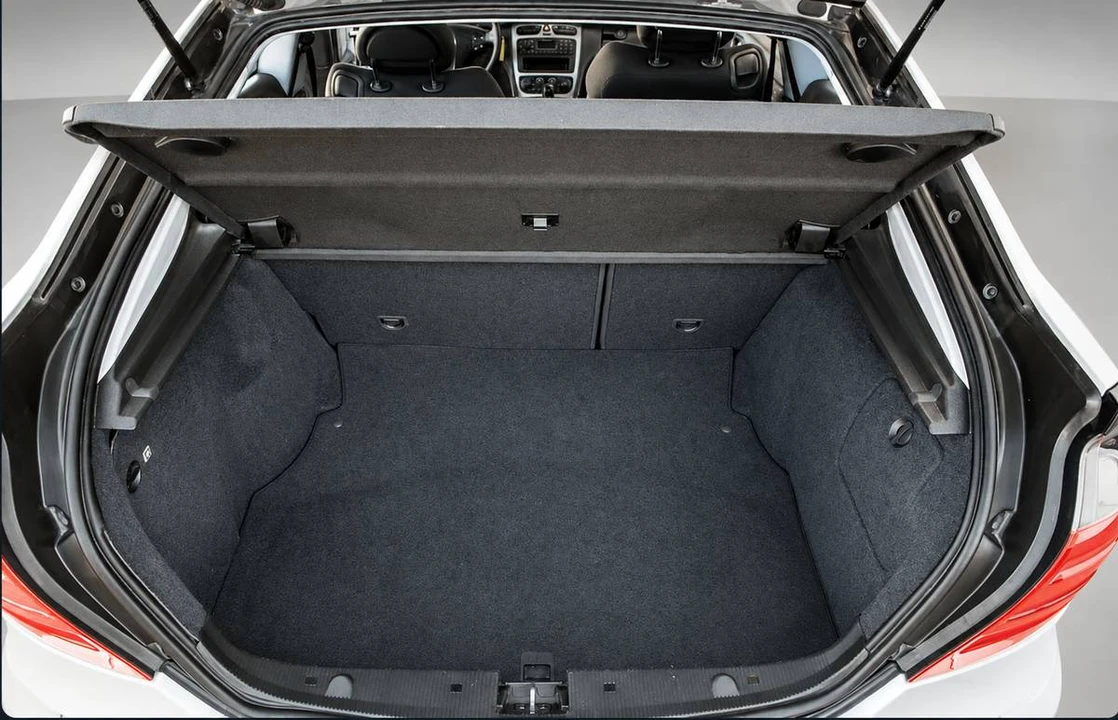 2003 Mercedes-Benz W203 C-Class - Image 8 of 12