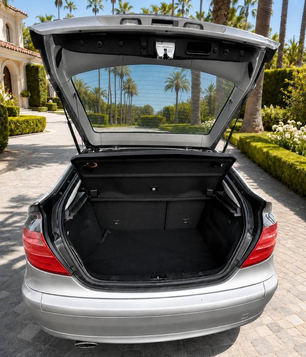 2003 Mercedes-Benz W203 C-Class - Image 9 of 12