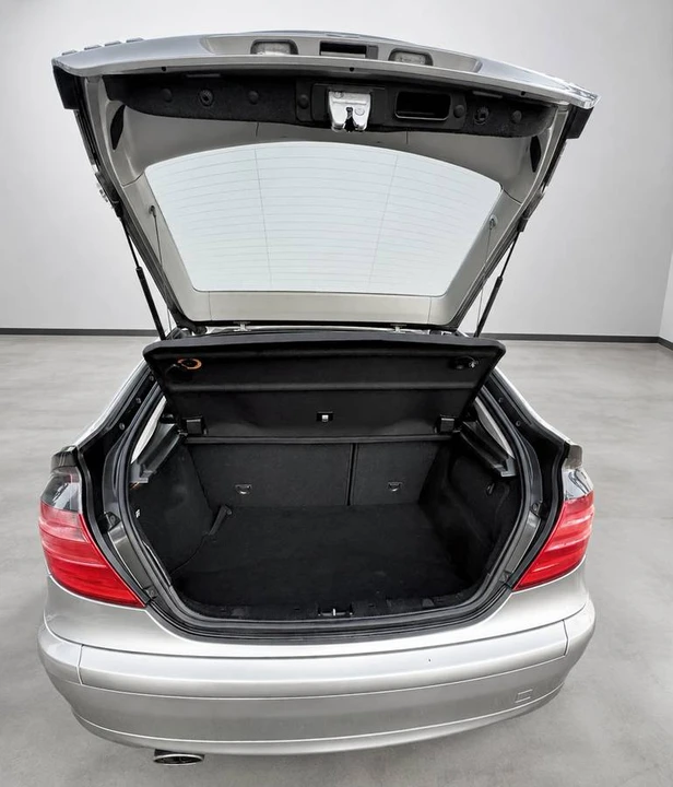 2003 Mercedes-Benz W203 C-Class - Image 7 of 12