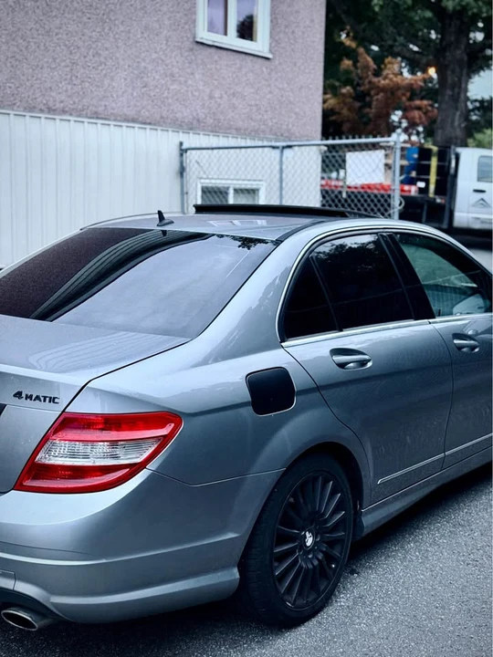 2009 Mercedes-Benz W204 C-Class - Image 3 of 10
