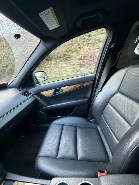 2009 Mercedes-Benz W204 C-Class - Image 7 of 10