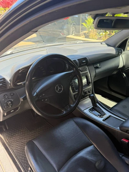 2004 Mercedes-Benz W203 C-Class - Image 8 of 11