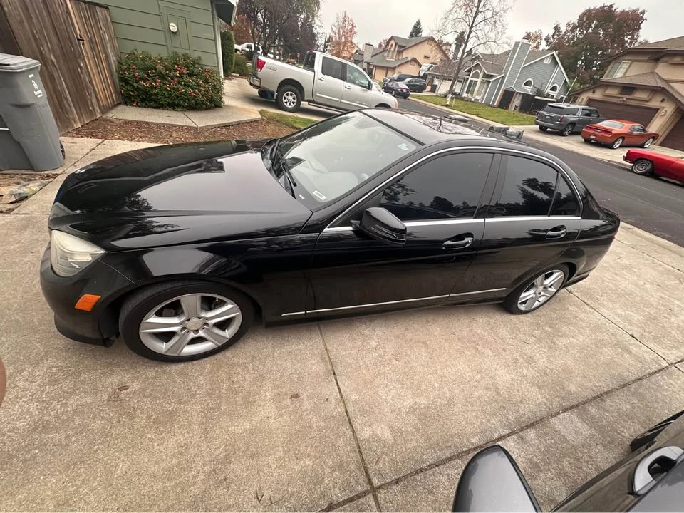 2011 Mercedes-Benz W204 C-Class - Image 2 of 10