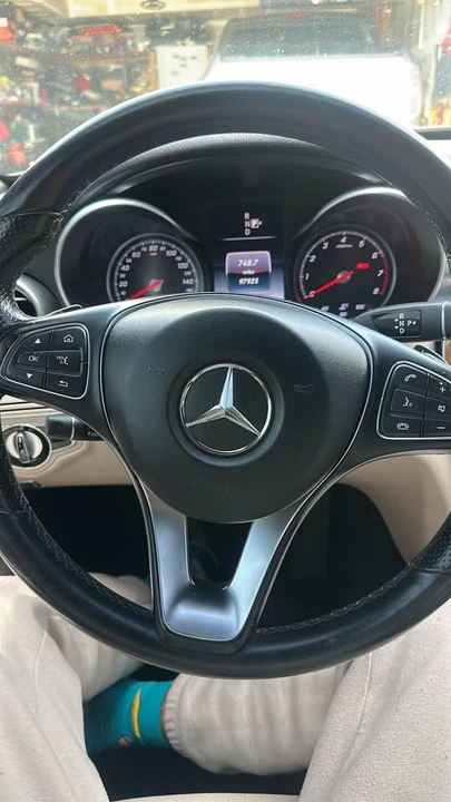 2015 Mercedes-Benz W205 C-Class - Image 2 of 2