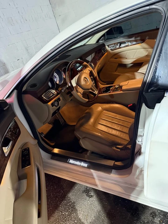 Mercedes-Benz C218 CLS-Class - Image 7 of 10