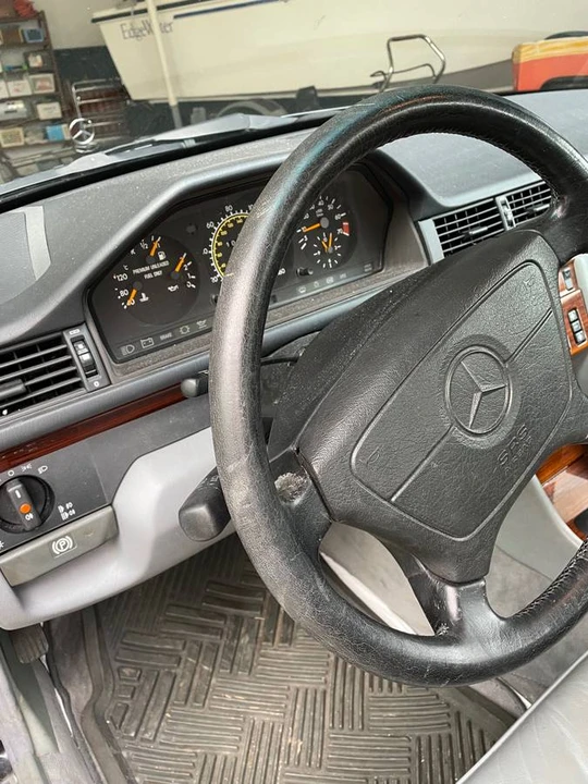 1995 Mercedes-Benz W124 E-Class - Image 10 of 21