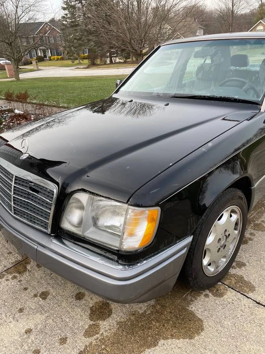 1995 Mercedes-Benz W124 E-Class - Image 2 of 21