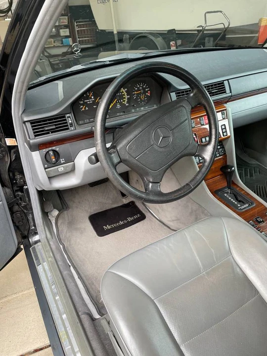 1995 Mercedes-Benz W124 E-Class - Image 9 of 21