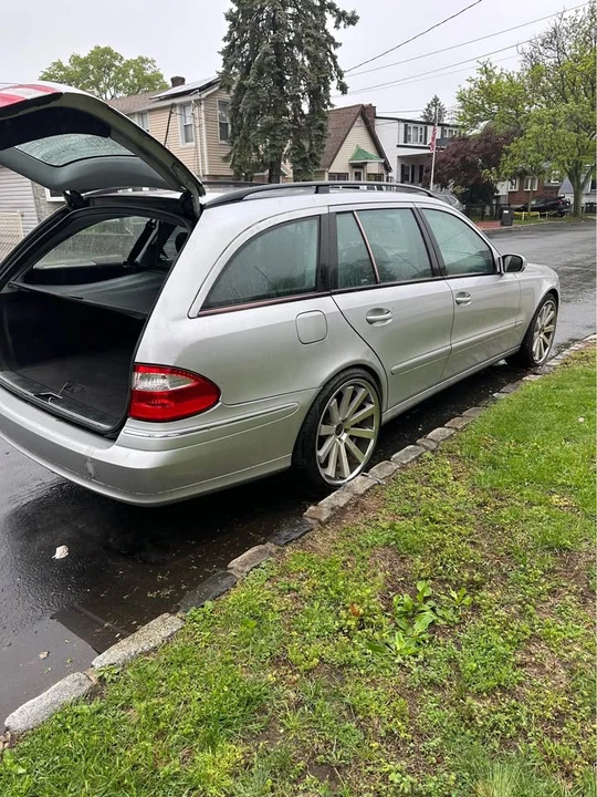 2004 Mercedes-Benz W211 E-Class - Image 2 of 10