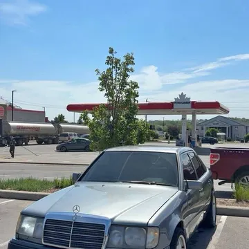 1992 Mercedes-Benz E300 W124 Sedan