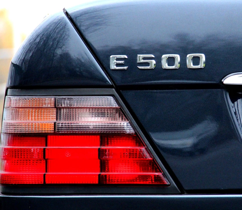 Mercedes-Benz 500E & E500 - Image 20 of 23