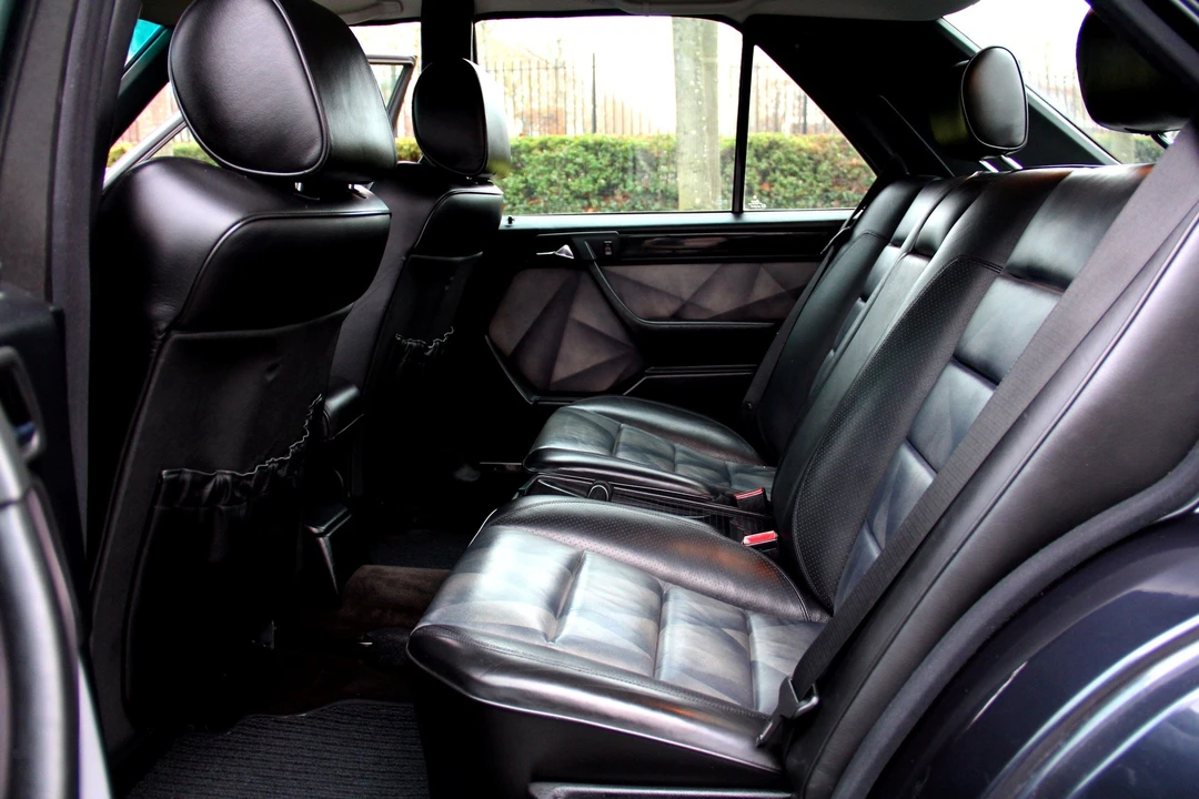 Mercedes-Benz 500E & E500 - Image 11 of 23