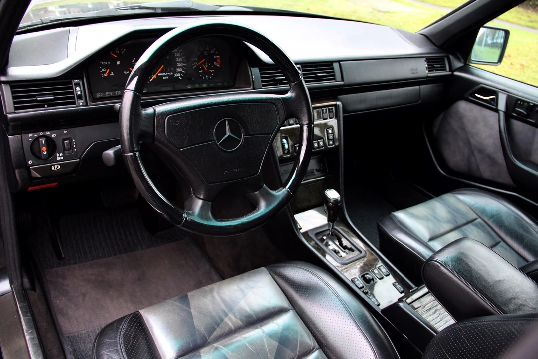 Mercedes-Benz 500E & E500 - Image 8 of 23