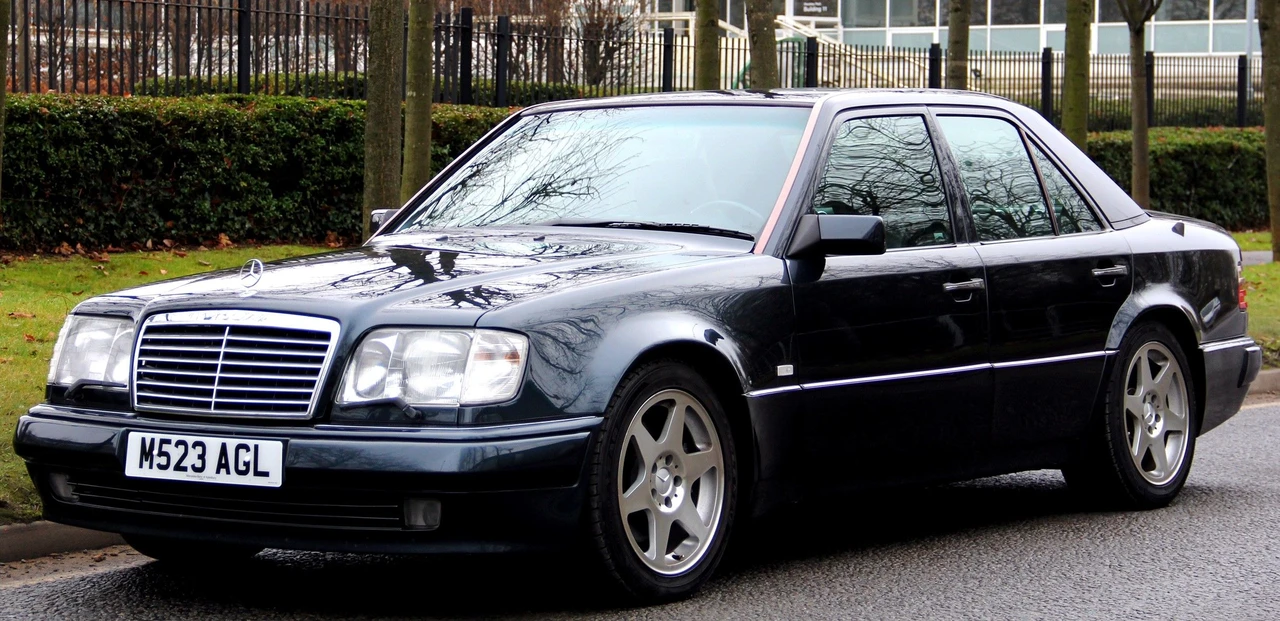 Mercedes-Benz 500E & E500 - Image 5 of 23