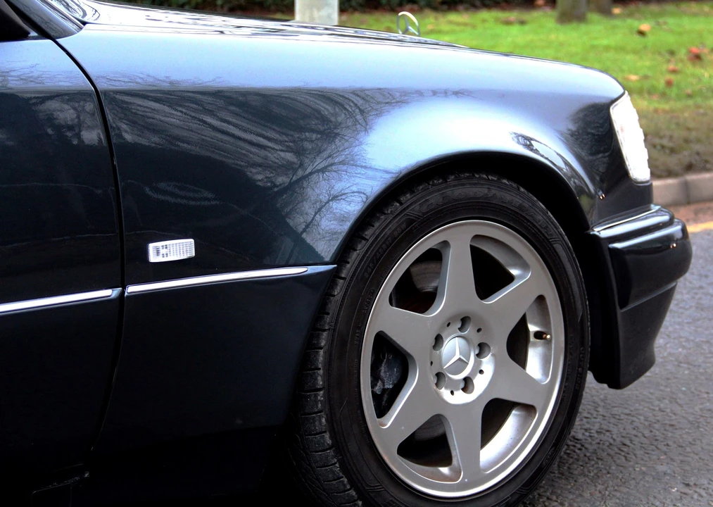 Mercedes-Benz 500E & E500 - Image 18 of 23