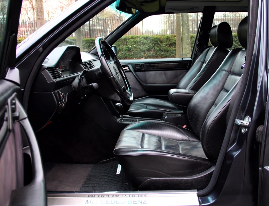 Mercedes-Benz 500E & E500 - Image 10 of 23