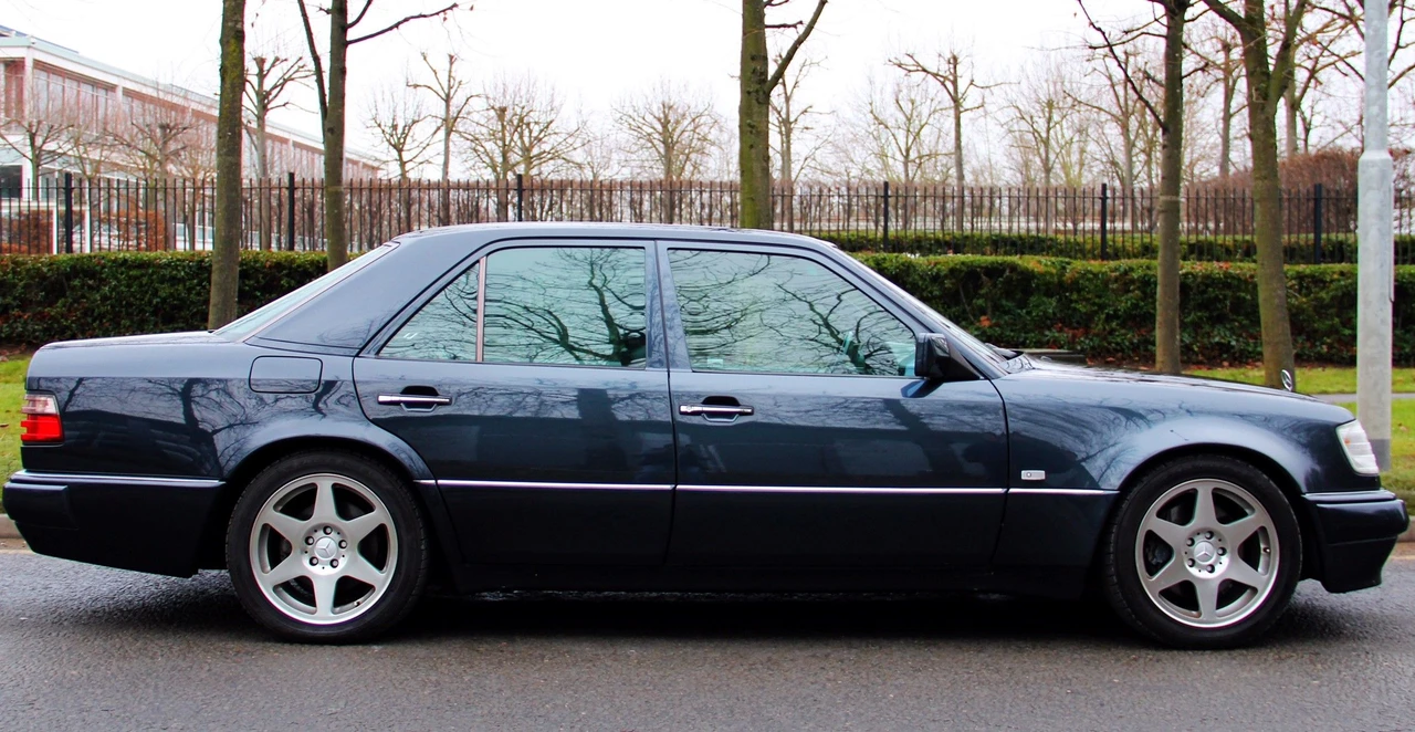 Mercedes-Benz 500E & E500 - Image 4 of 23