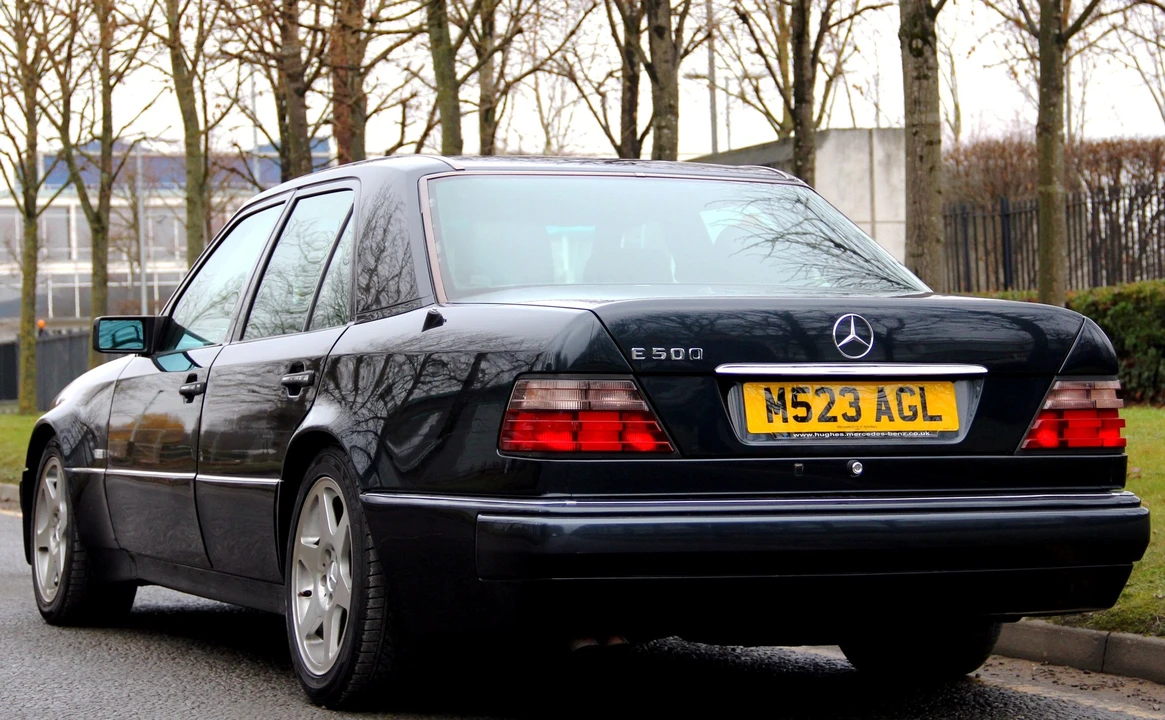 Mercedes-Benz 500E & E500 - Image 6 of 23