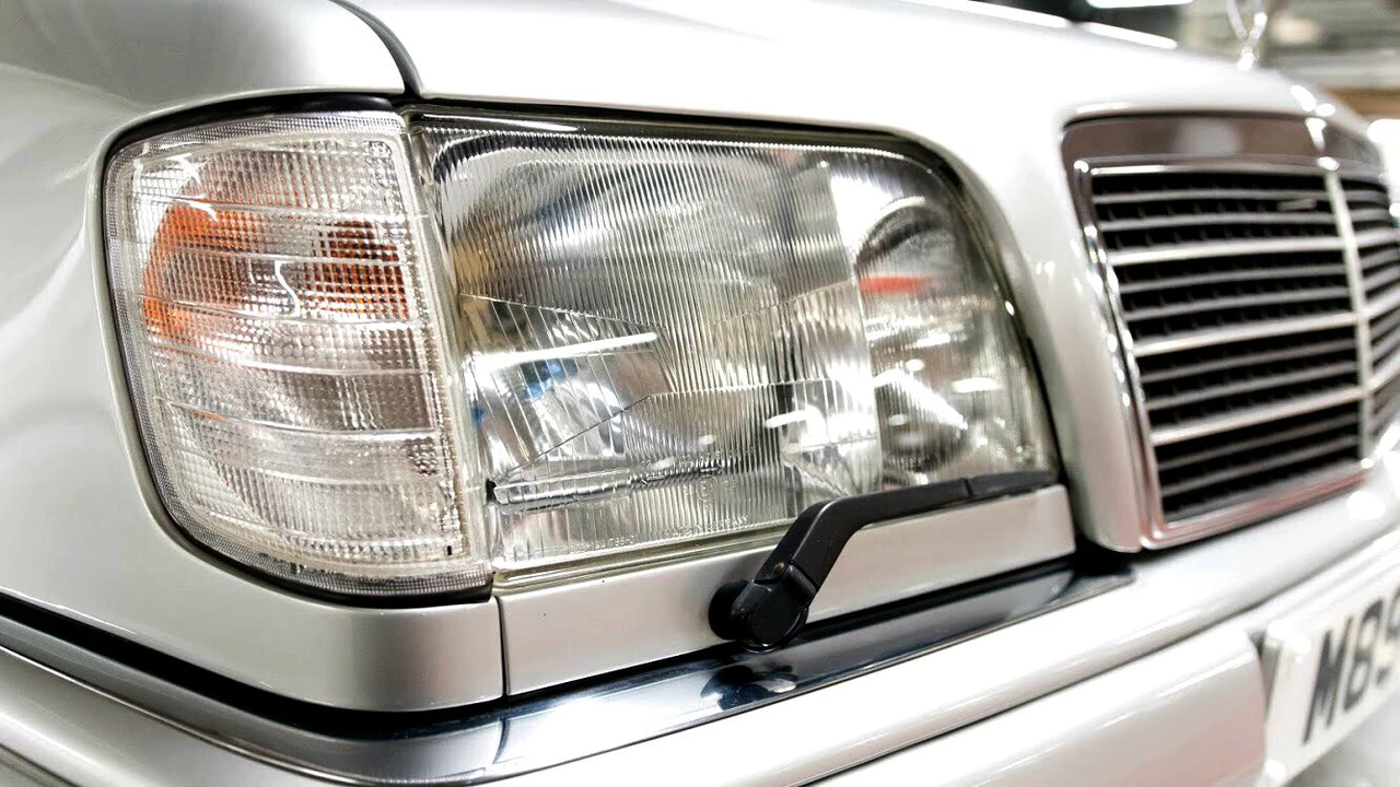 Mercedes-Benz 500E & E500 - Image 24 of 25