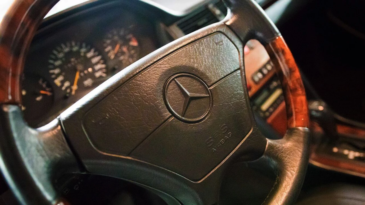 Mercedes-Benz 500E & E500 - Image 15 of 25