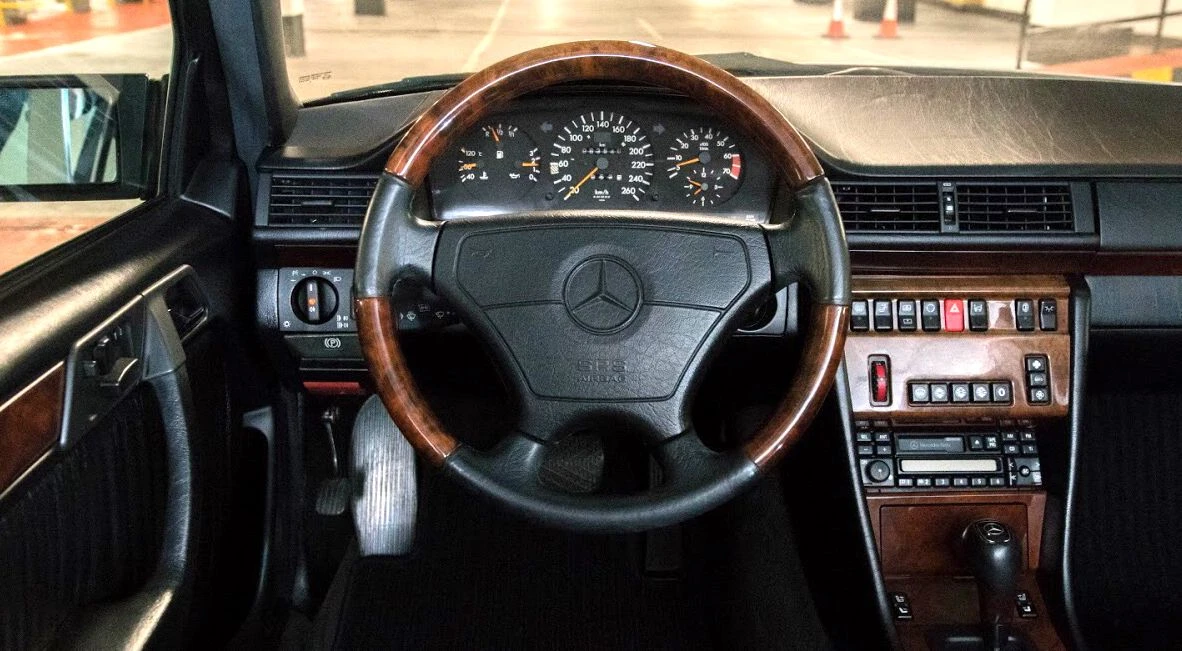 Mercedes-Benz 500E & E500 - Image 11 of 25