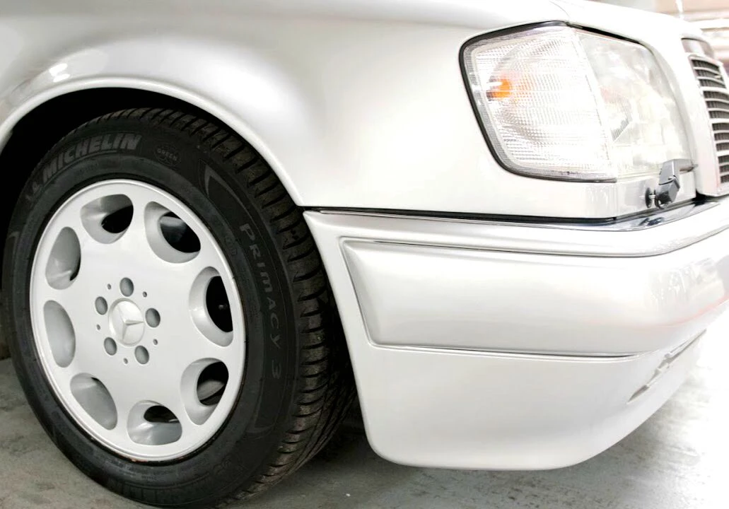 Mercedes-Benz 500E & E500 - Image 23 of 25