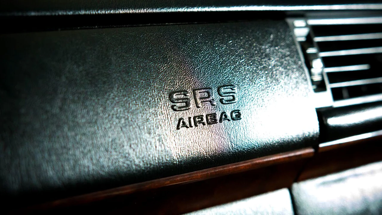 Mercedes-Benz 500E & E500 - Image 16 of 25