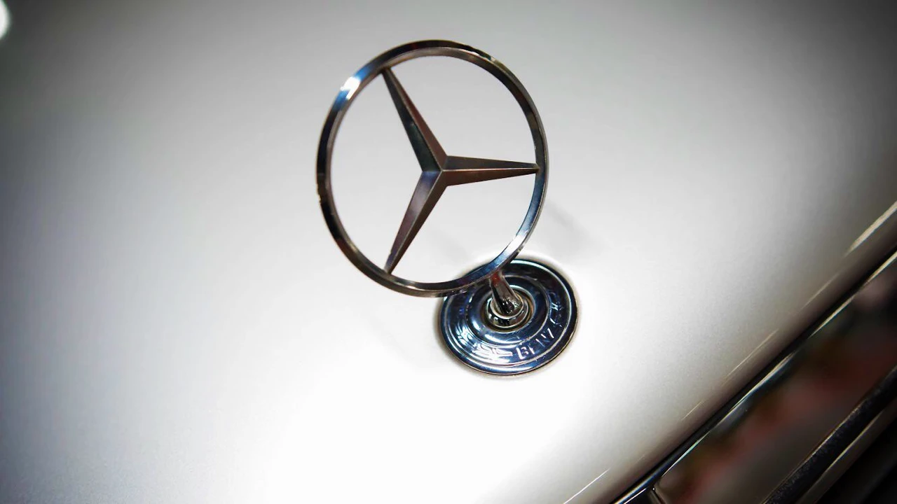 Mercedes-Benz 500E & E500 - Image 25 of 25