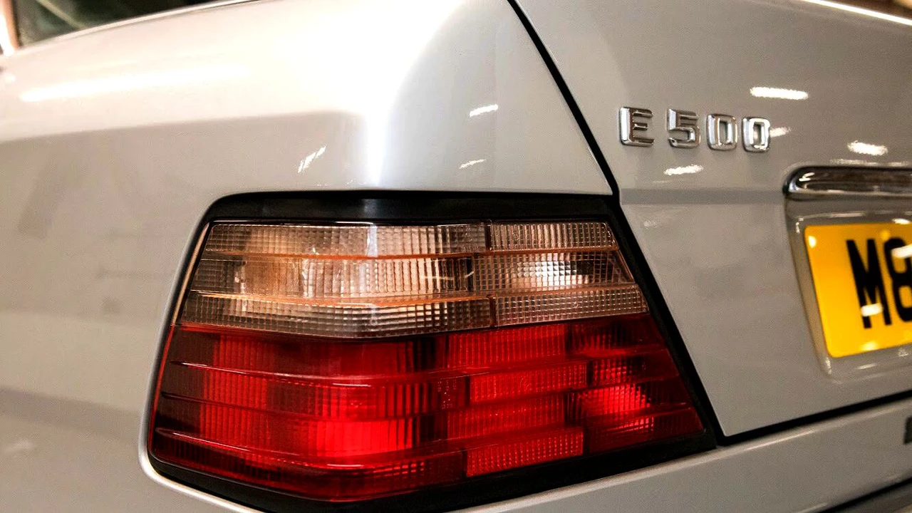 Mercedes-Benz 500E & E500 - Image 22 of 25
