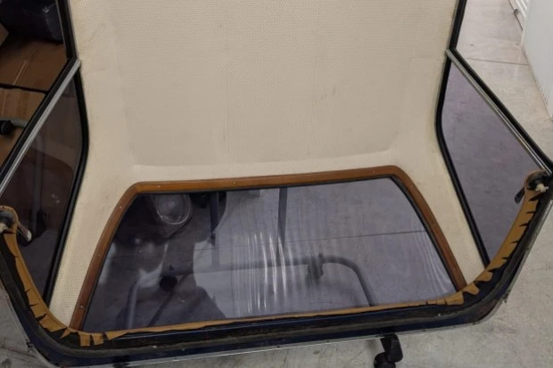 Parts & Memorabilia Bodywork - Image 3 of 4