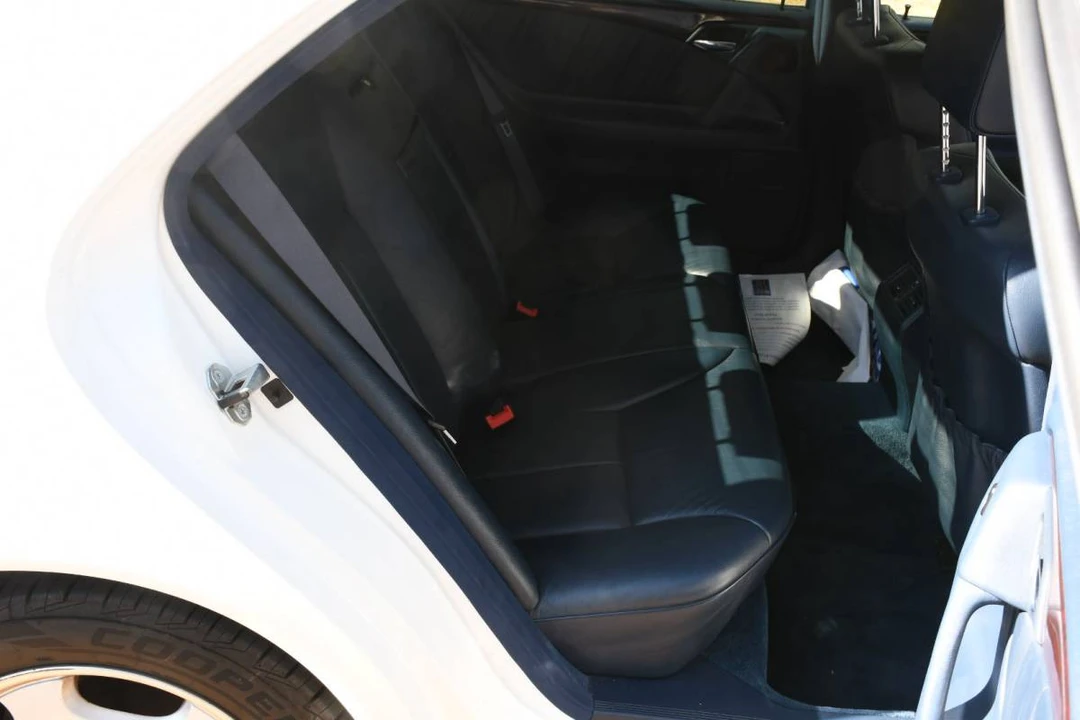 1997 Mercedes-Benz W124 E-Class - Image 12 of 24